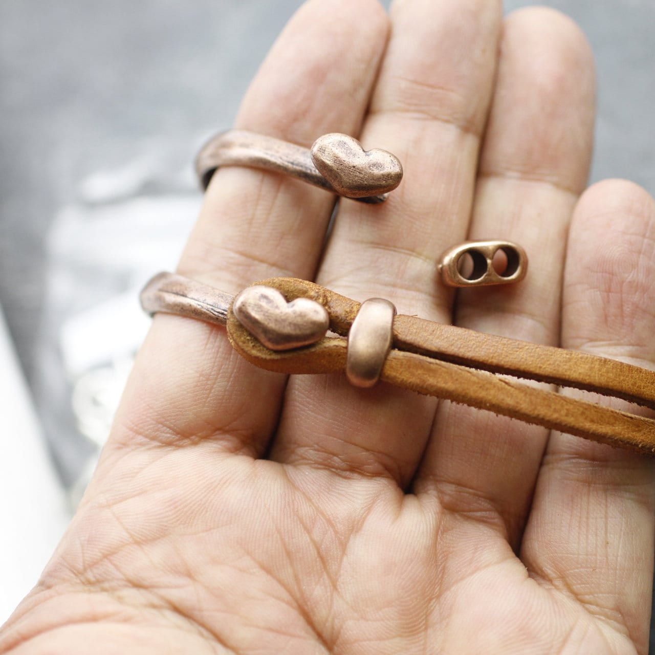Antique Copper Half Cuff Bracelet Clasp, Round Cord, ZAMAK Jewelry