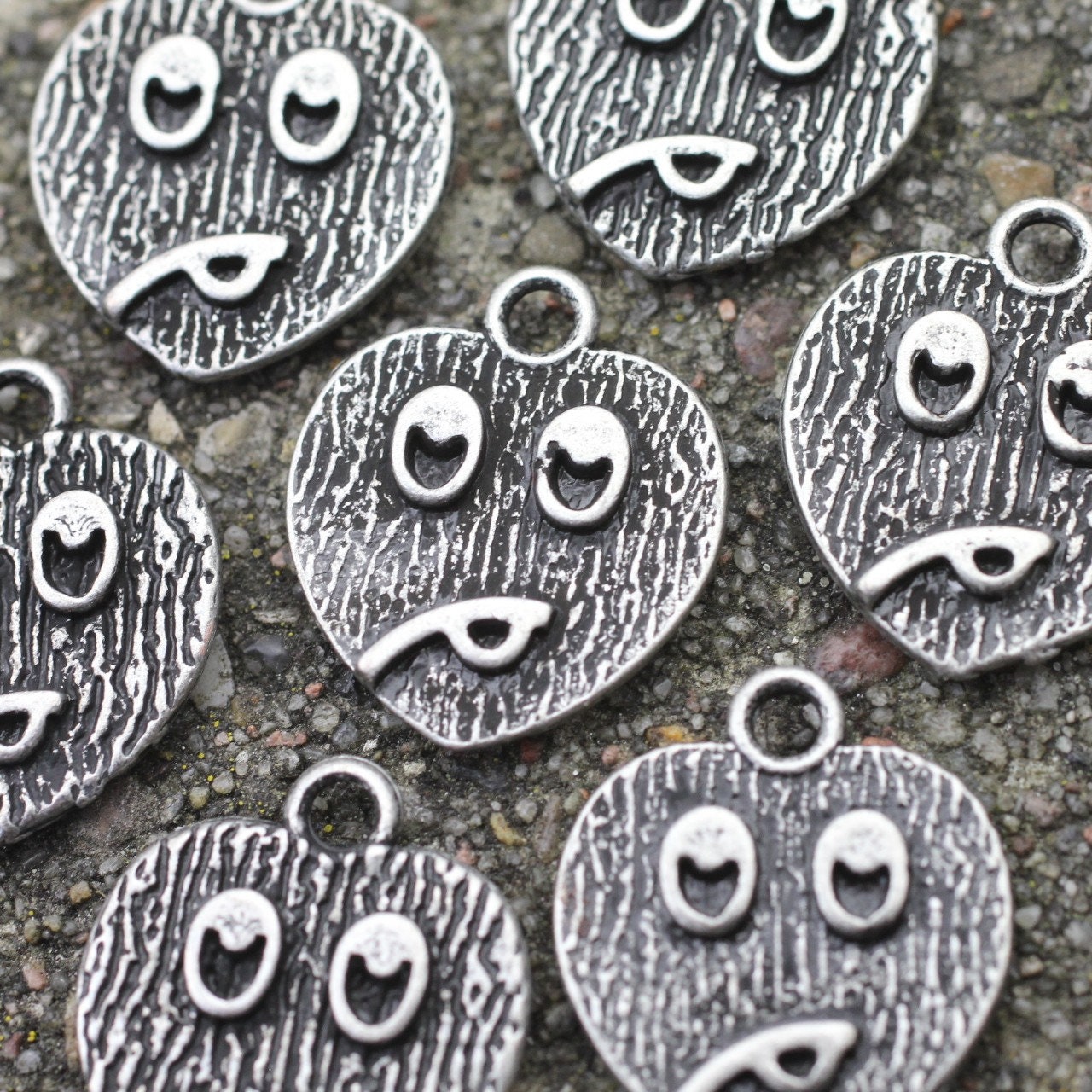 thumbnail image 2 of Xanadu Designs 16mm Dark Silver Plated Heart Charms - Wholesale Pendants (C2821) - Choose 10, 20 Or 50 Pcs 2 of 5