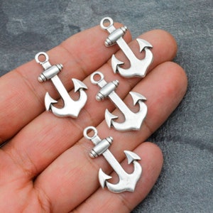 10 Antique Silver Anchor charms, Anchor Pendant, Bracelet Clasp, Earrings, keychain, Pendants Necklaces, jewellery making supplies, zm04 as