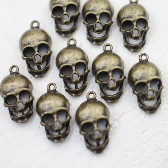 10 Skull Charms Skull Head Pendant Antique Bronze High Quality
