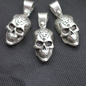 Silver Skull Pendant, Silver Skull Charms, Gothic skull pendant, Jewelry Making, P111