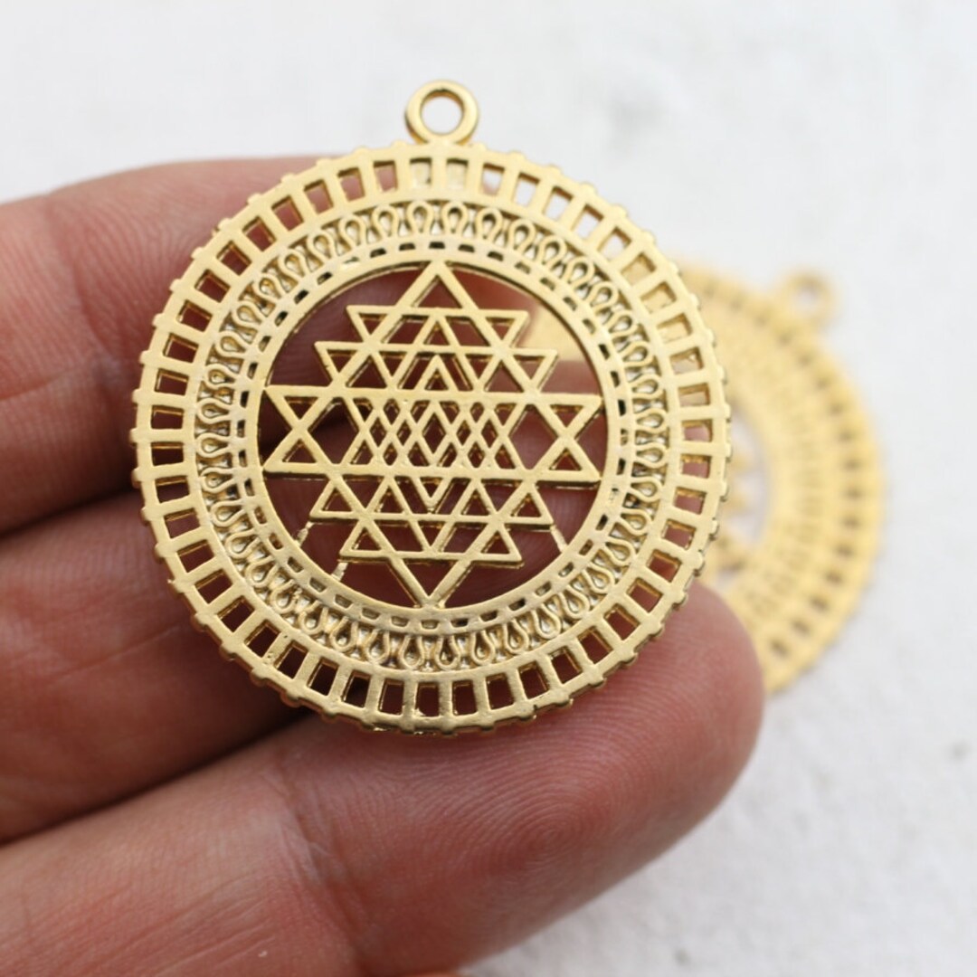 5 Sri Yantra Pendants, Antique Silver, Roun Pendant, Mandala