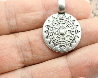 5 Sun Charms, Sun Pendants, Ethnic Sun Mandala Pendant, Silver Pendant, Antique Silver Charms, wholesale jewelry making supply, ZM808 AS