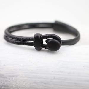 1セット ボタントップ ハーフカフブレスレットセット ラウンドコード用 マットブラック レザーブレスレット金具 ブレスレット留め金 卸売価格 ZM126 JM