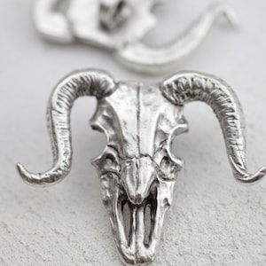 Silver Skull pendant, Animal Skull Pendant, Pendant Necklace, Leather Necklace, Jewelry Making, P108