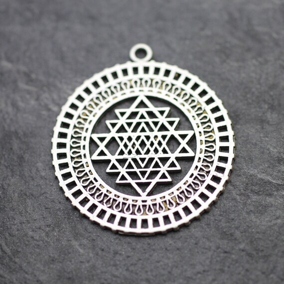 antique silver ZM801 GO Necklaces Charms Mandala Sacred Geometry Pendant Roun Pendant 5 Sri Yantra Pendants Earring Findings