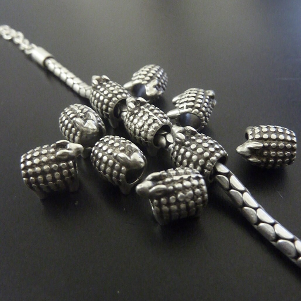 10 Sheep Beads, Silver Beads, Sheep Charms, Jewelry Findings 10 Sheep Beads, Silver Beads, Sheep Charms, Jewelry Findings