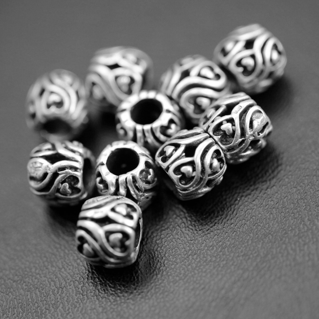R10 Bracelet Making 10pcs Silver Metal Heart Spacer Beads Antique Silver Tone Large Hole