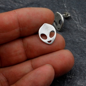 5 par örhängen med Alien-motiv, sterlingsilverpläterade, smyckestillbehör, ZM948 AS