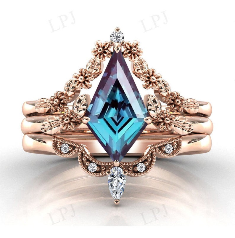 Vintage Kite Shaped Alexandrite Engagement Ring Set Art Deco Floral Wedding Ring Set 14k Rose Gold Alexandrite Antique shops Bridal Ring Set