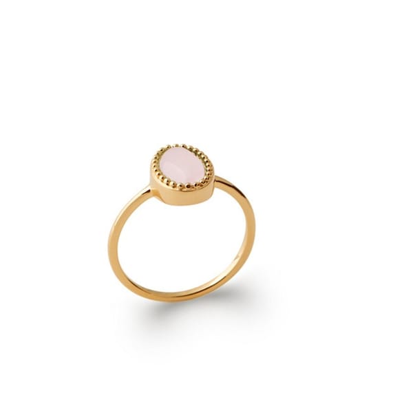 UNIQUE AND ELEGANT Rose Quartz Ring Made From 18k Gold Ring With Unique Aesthetics And A Trendy Style