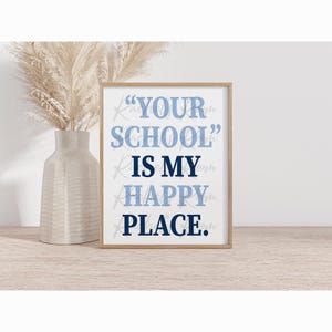Personalisierte Happy Place Digital Druck | Benutzerdefinierte College Digital Druck | College Poster | Schule Digitaldruck | Personalisiertes Schulposter | Wohnheim Poster