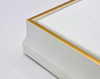 Marco flotante blanco con borde dorado / Exhibición de lienzo de galería moderna (3,8 cm de profundidad)