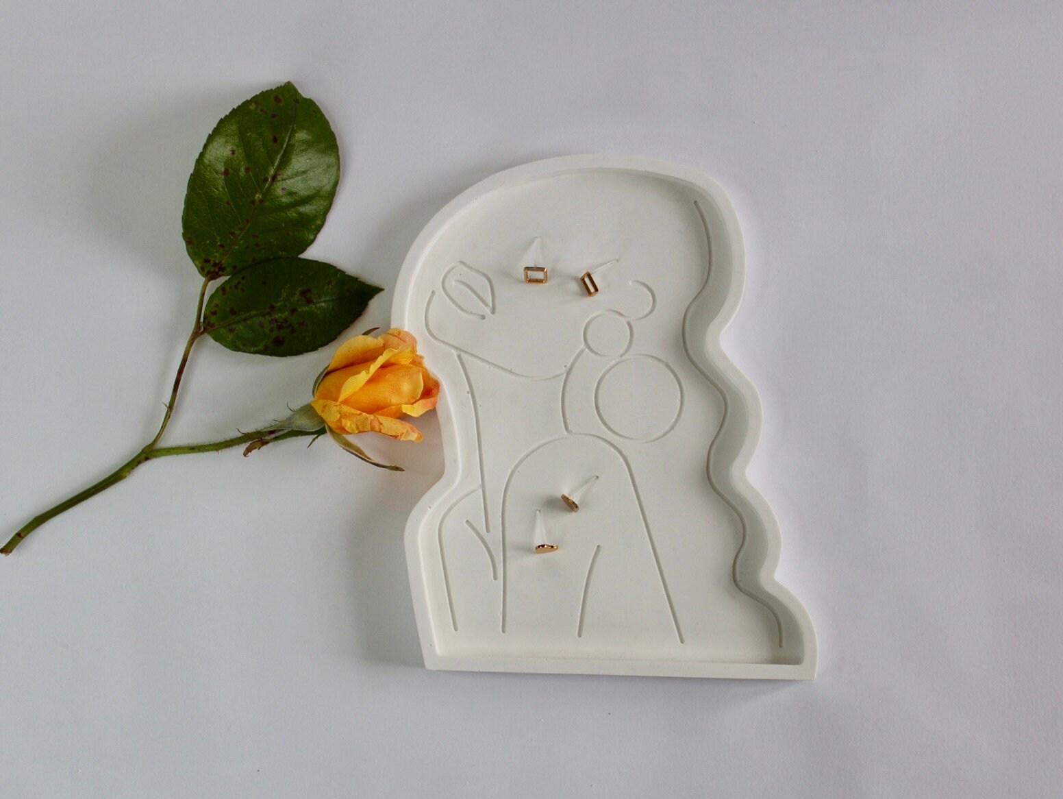 Plateau Décoratif Vide-Poche en Céramique Cadeau Femme Présentoir à Bijoux Plateau Maquillage Décora