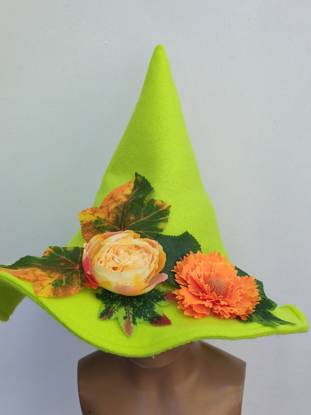 Cappello in feltro verde mela con fiori, cappello per bambini