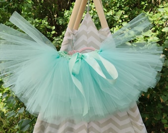 Tutu fille, couleur pastel vert tiffany,  tutu réalisé sur commande, pour un anniversaire, un mariage, un cadeau fille, plusieurs longueurs.