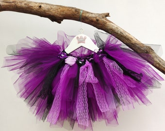 Hexen-Tutu für Babys und Mädchen mit kleinem Hexenhut; Kindergeburtstagsgeschenk, Halloween- oder Karnevalskostüm.