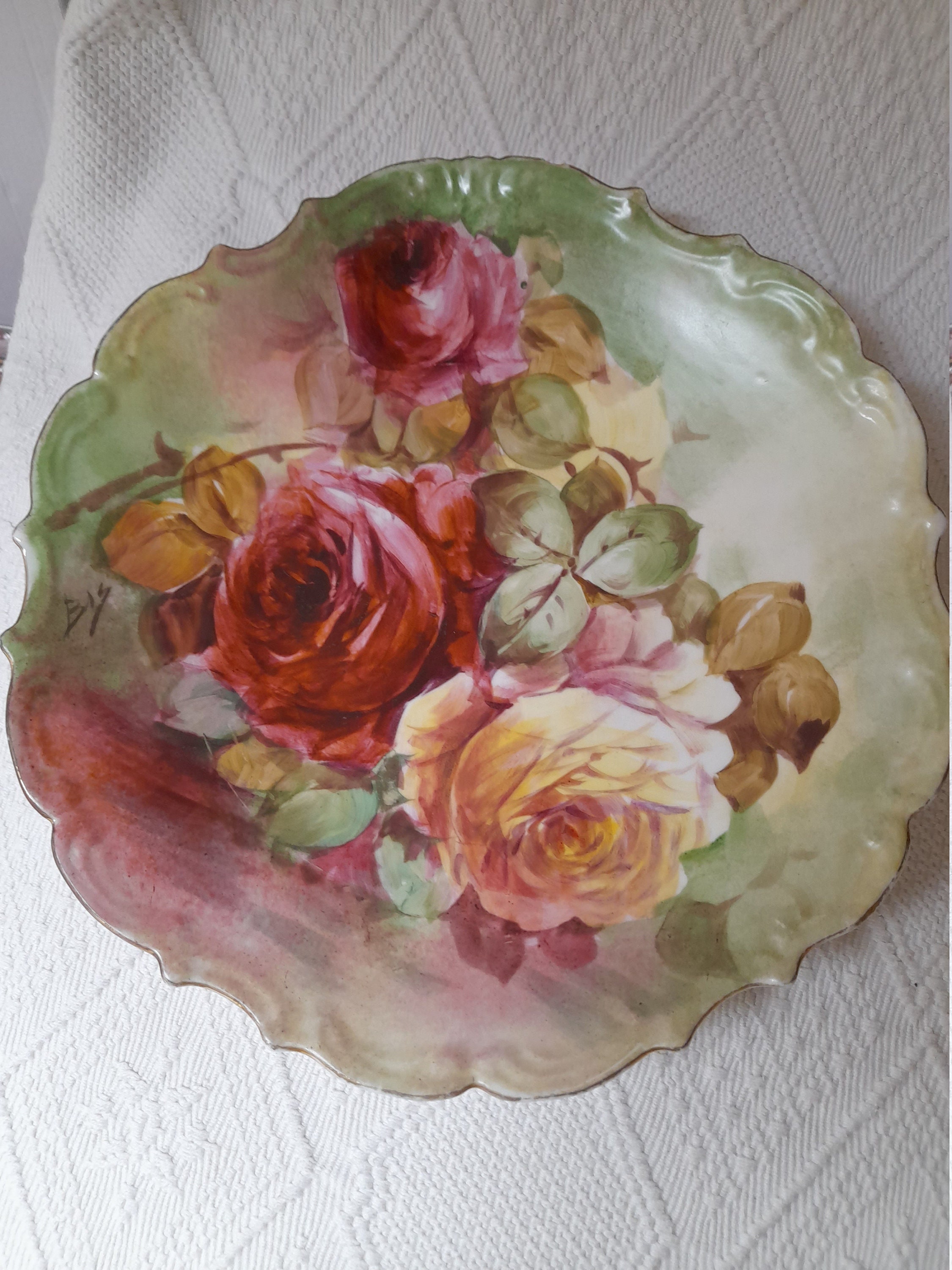 Plat Décoratif Porcelaine Limoges Décor Roses , Signé