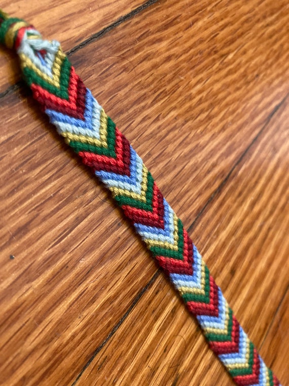 V friendship bracelet discount