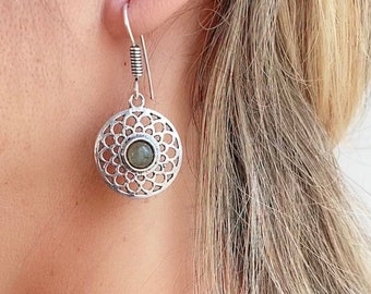 Pequeño Plateado Plata Pendientes De Aro /& LABRADORITA-Boho Damas Regalo De Navidad