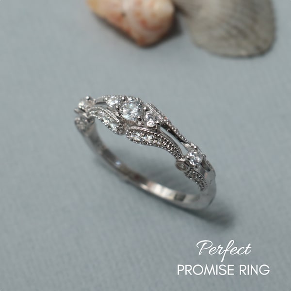 Anillo de compromiso antiguo de tres piedras, anillo de circonio cúbico blanco de corte redondo, anillo de boda de diamantes CZ de plata de ley / anillo de promesa perfecto
