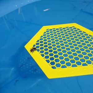 3D Printed Bee Float - Floating Bee Island