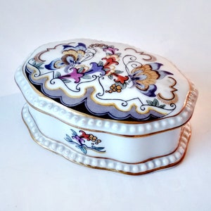 Antique Kurt Wendler Rosenthal Butterfly Rare Porcelain Box Oval Trinket Box Puff Dresser Vanity Box Jewelry Box Selb Bavaria Art deco 1920