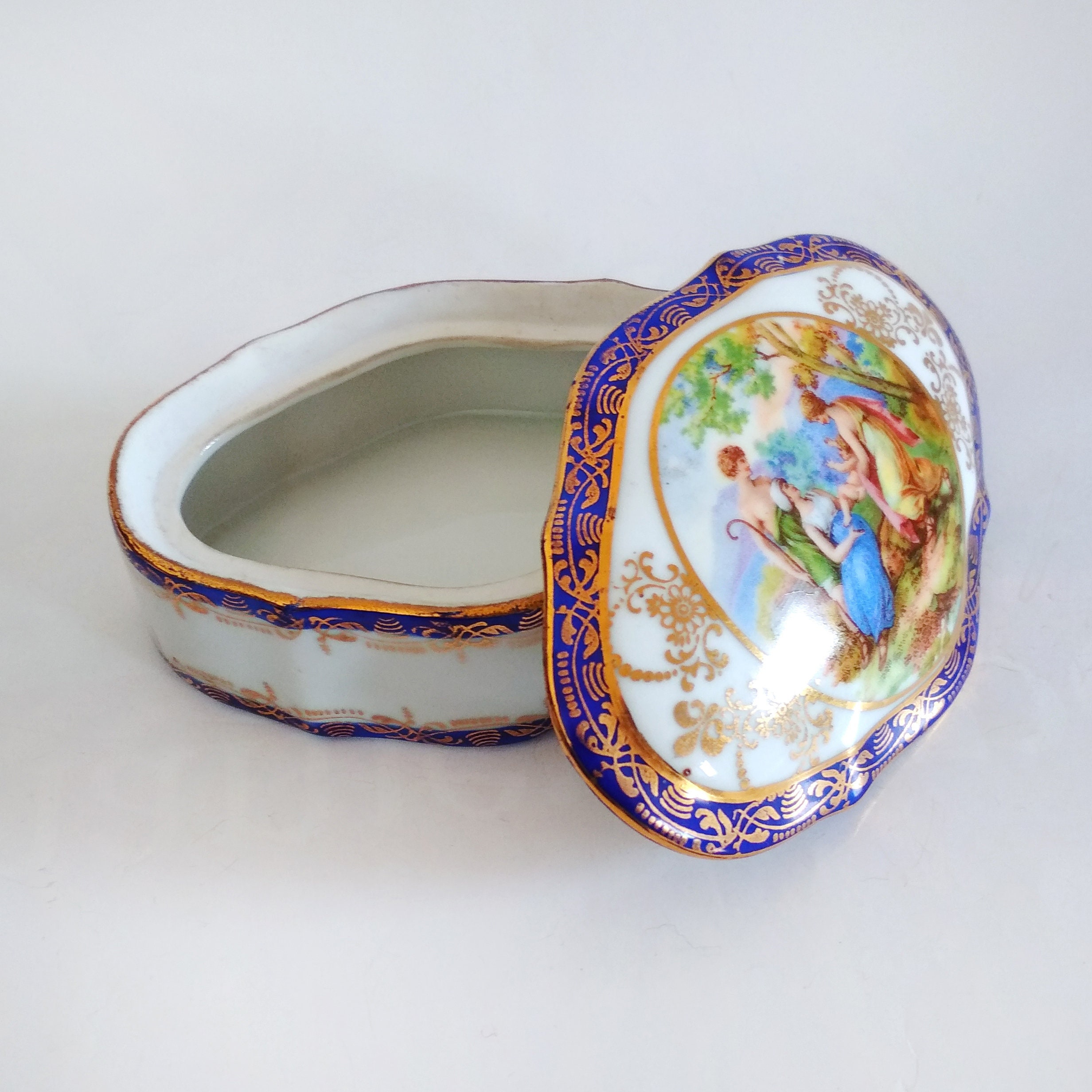 Royal Vienna Box - Etsy