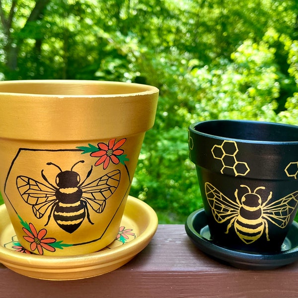 Bumble Bee Hand Painted Terracotta Pot - Matching Tray