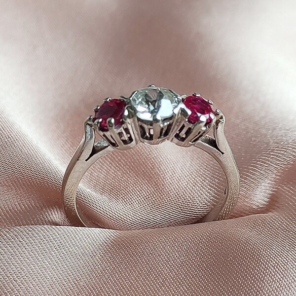 Antique 0.5 ct Diamant Rouge Rubis 14 ct Or Blanc Trilogie Bague Grande Bague de Fiançailles Brillante Diamant Ruby Bague de Mariage UK Taille P US Taille 8