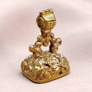 Beautiful Antique Georgian Gold Cased Chalcedony Seal Fob Pendant Chased Flower Scroll Yellow Gold Filled Gift for Him Her Idea Early 19th