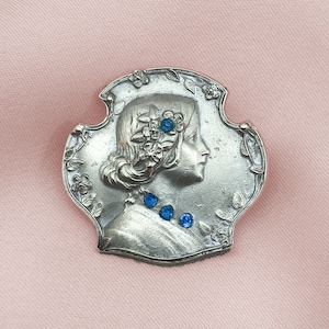 Lovely Antique Art Nouveau Poppy Flower Girl Hair Brooch Blue Paste Organic Silvered Brass Belle Époque Collectors Item Gift for Her 1900s