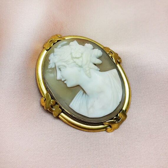 Lovely Art Nouveau Edwardian Natural Hand Carved Shel… Gem