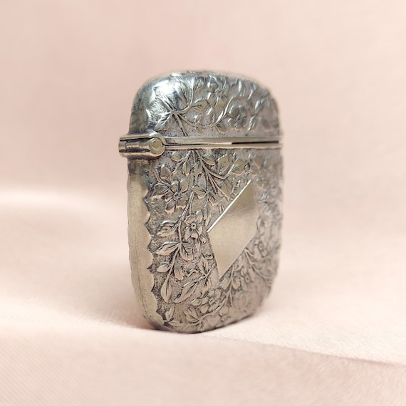 Beautiful Antique Victorian Silver Vesta Case For… - image 3