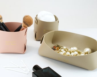 Storage tray and tray