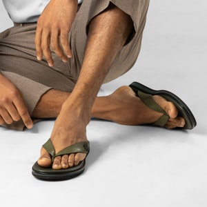 GREEN SANDALS, BEACH Sandals,Casual Wear Unisex Sandals, Summer Holiday Flip Flops, Excellent For Everyday Wear