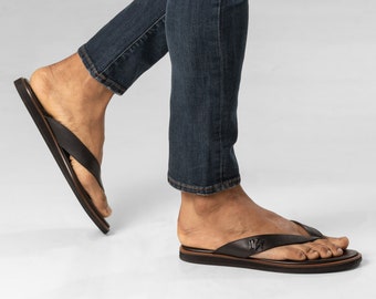 Sandalias de dedo de piel de becerro negra hechas a mano, calzado de verano.
