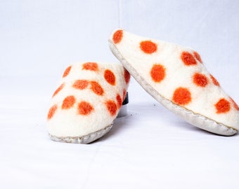 Colorful felted 100% Wool slippers with Soft Leather Sole | Handmade in Nepal Indoor Slippers | Fine Quality Slippers