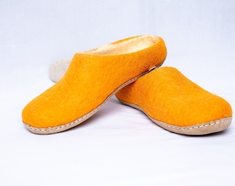 Colorful felted 100% wool slippers