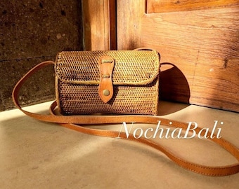 Ręcznie tkana torba kopertówka z rattanu, skórzany pasek, torebka w stylu boho