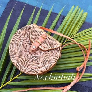 Boho Schultertasche, Rattan Sommertasche, gewebte Strandtasche, Strandhochzeitstasche, verstellbar und echt Lederriemen