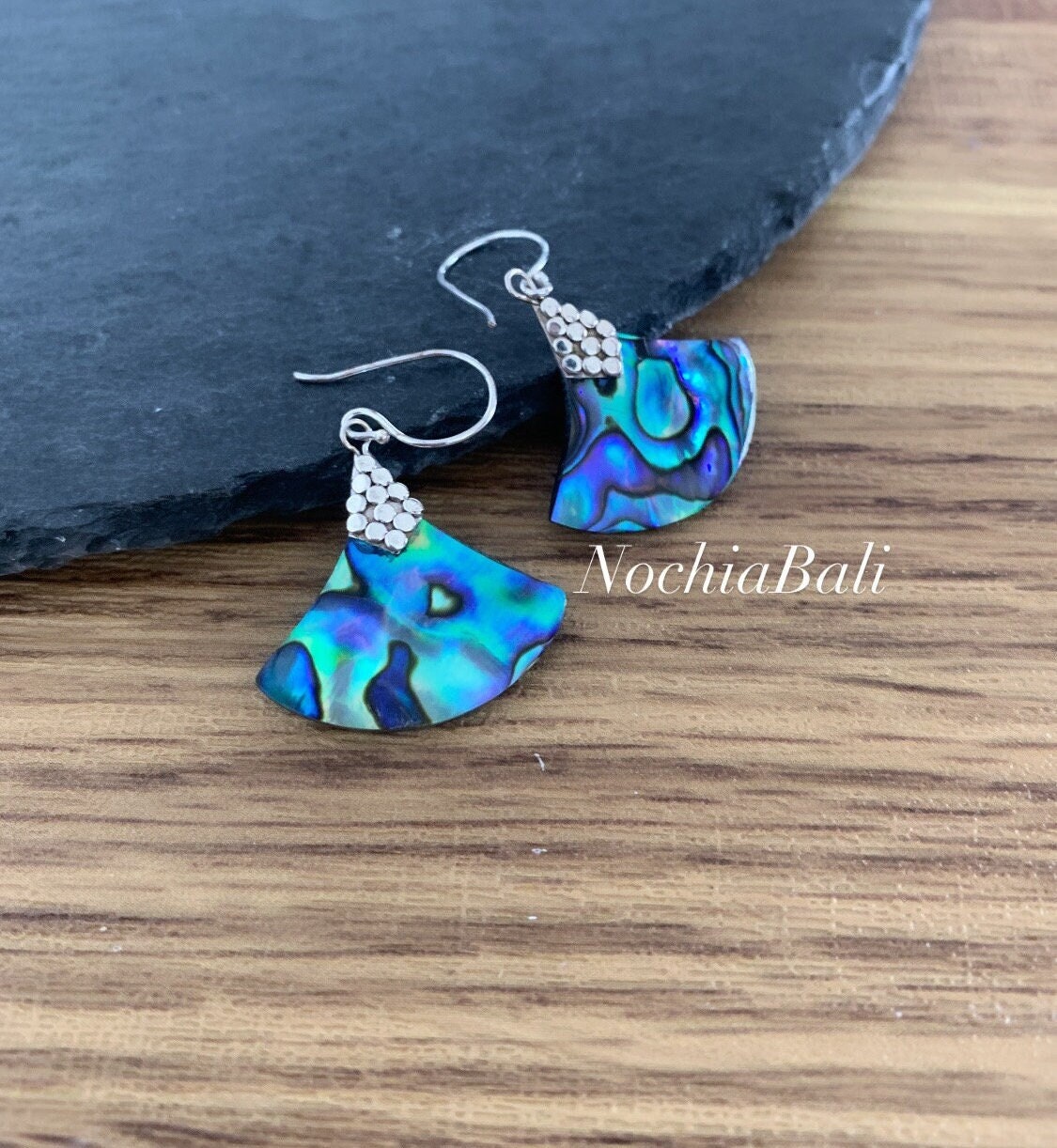 Boucles D'oreilles Rondes Nacre Blanche Et Abalone Paua - Neuf Avec étiquettes