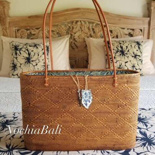 Summer Rattan Tote, Straw Tote Bag, Woven Beach Bag, One  display picture 2