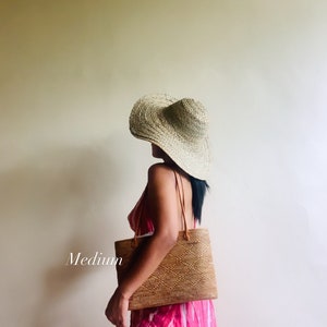 Summer Rattan Tote, Straw Tote bag, Woven Beach Bag, one shoulder summer handbag, genuine leather strap Medium 12,5x8,6x3,5 inches