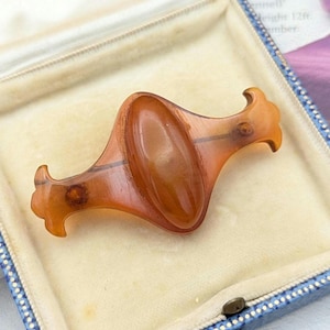 Vintage Bakelite Brooch: 1930s early plastic
