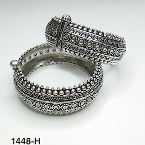 Oxidized Flower Bracelet/Oxidized Indian Jewelry/Silver Look Alike Kada Bangles/ Indian Tribal Jewelry/Boho Bracelet/Festive jewelry Gift
