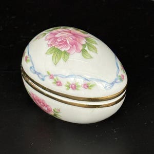 Vintage 1960 Japan Porzellan Goldblätter eiförmige bedeckte Schmuckschatulle