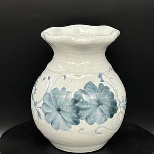 Vintage Studio Art Pottery Blue Floral Design Stoneware Vase 5&quot; Signed