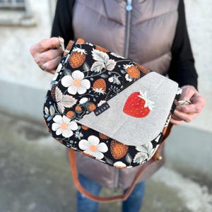 Saddlebag / Crossbodytasche  Erdbeere