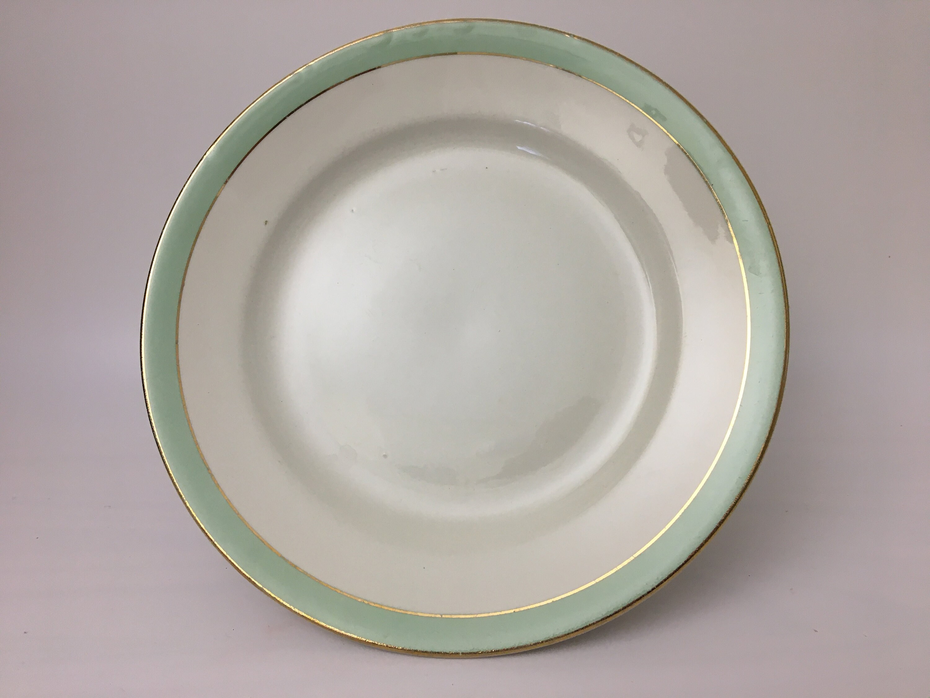 Plat de Service Rond Estampillé Faïencerie d'orchies Nord Modèle «Condé»